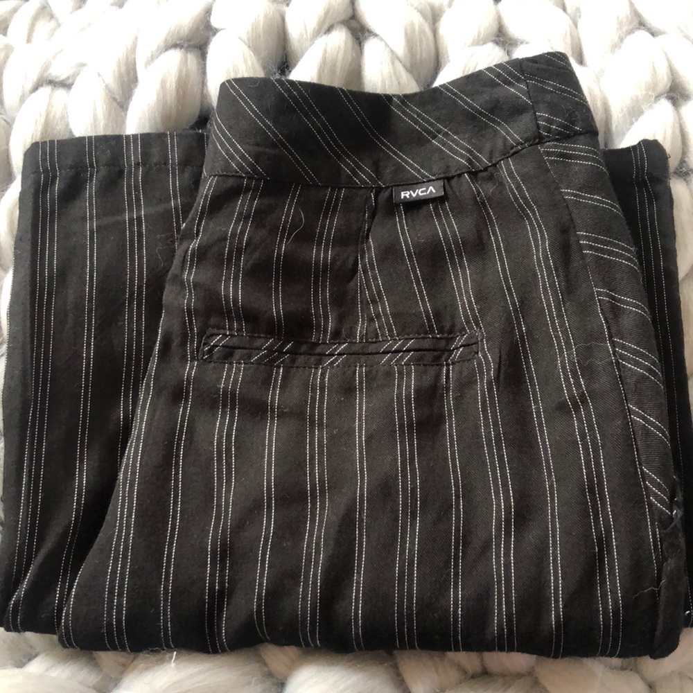 Brand New RVCA Cropped Flare Pinstripe Pants! 25